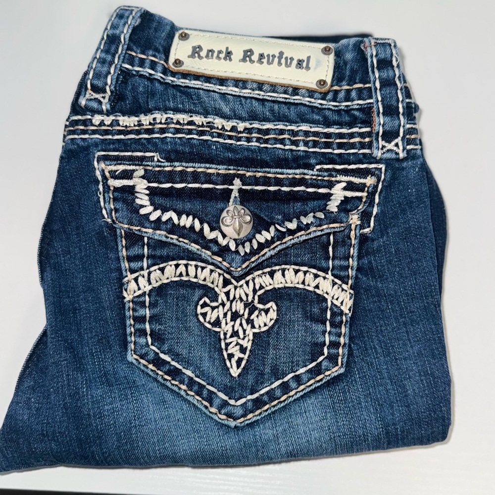 Classic Blue Stretch Denim Jeans with Slim Fit and Faded Wash